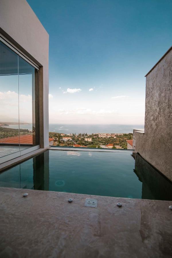 Mani Luxury Suites And Studios In Gytheio With Private Pools Exterior foto