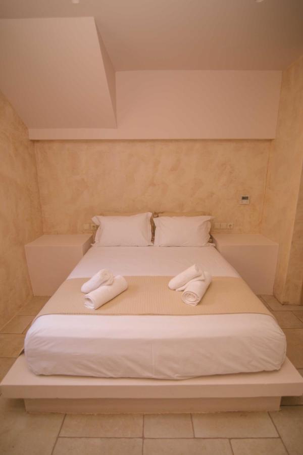 Mani Luxury Suites And Studios In Gytheio With Private Pools Exterior foto