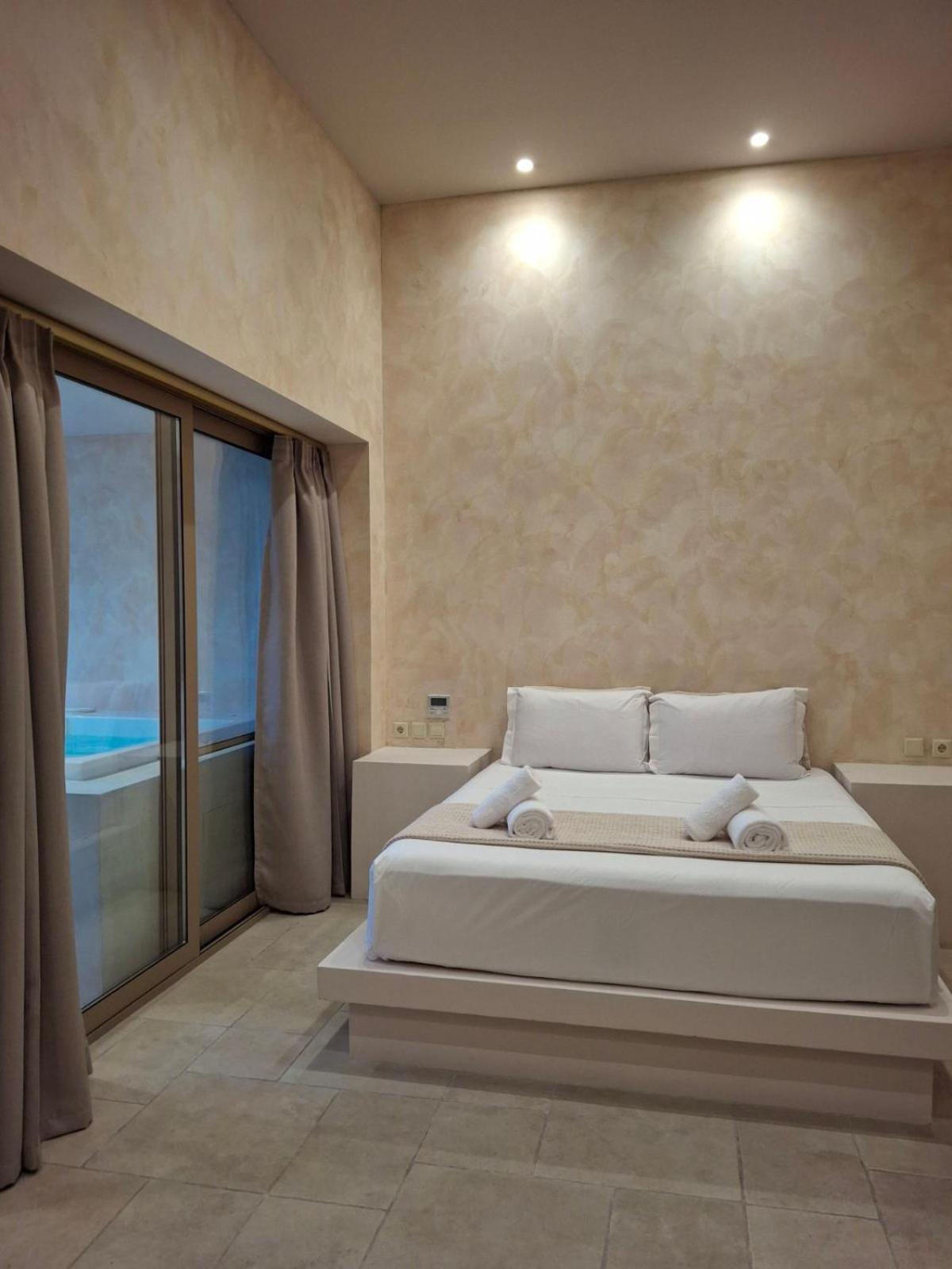 Mani Luxury Suites And Studios In Gytheio With Private Pools Exterior foto
